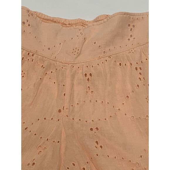 Curvy Red Camel Eyelet Lined Short - Picture 2 of 6